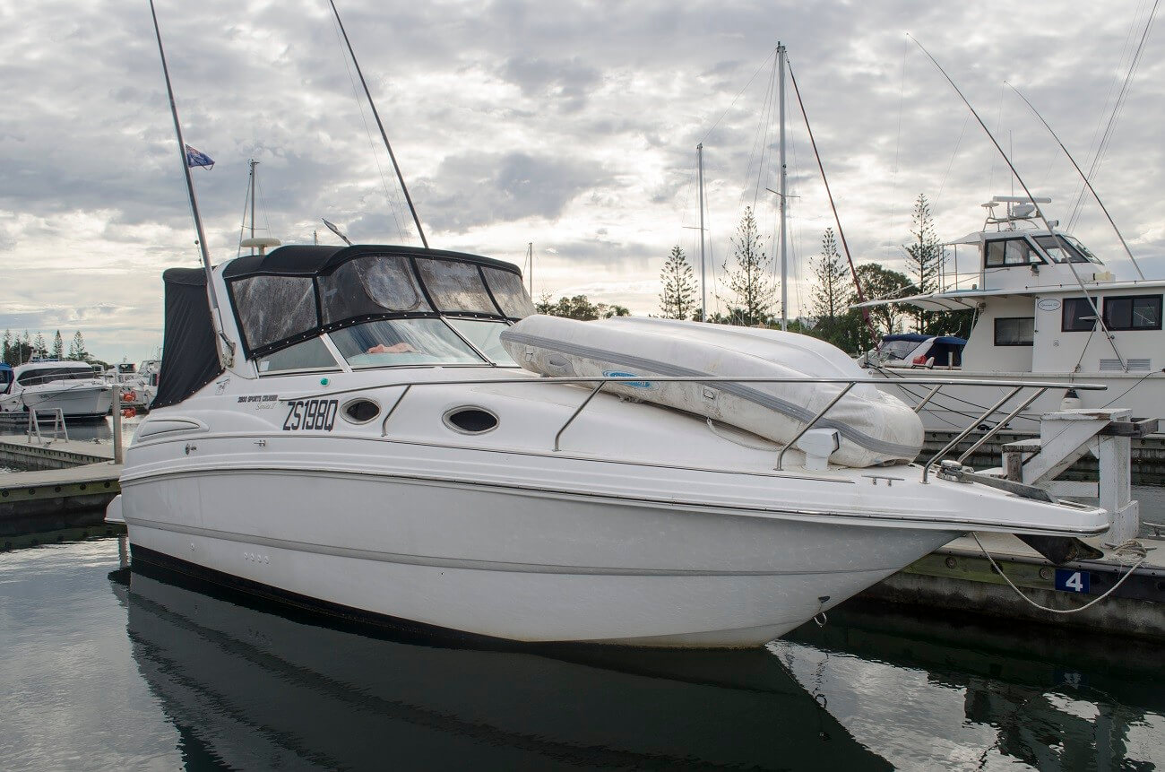 2001 Mustang 2800 Sports Cruiser Series II