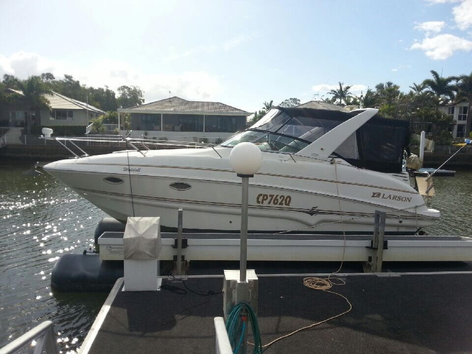 2004 Larson Cabrio 274 Sports Cruiser