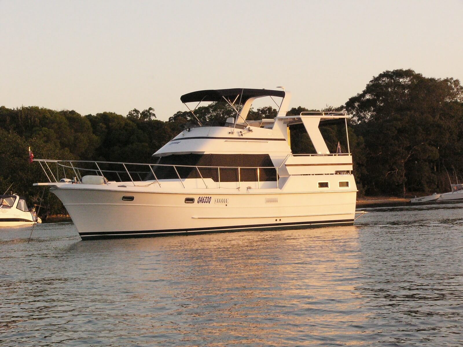 2006 Defever 36 Sundeck Flybridge Lagoona