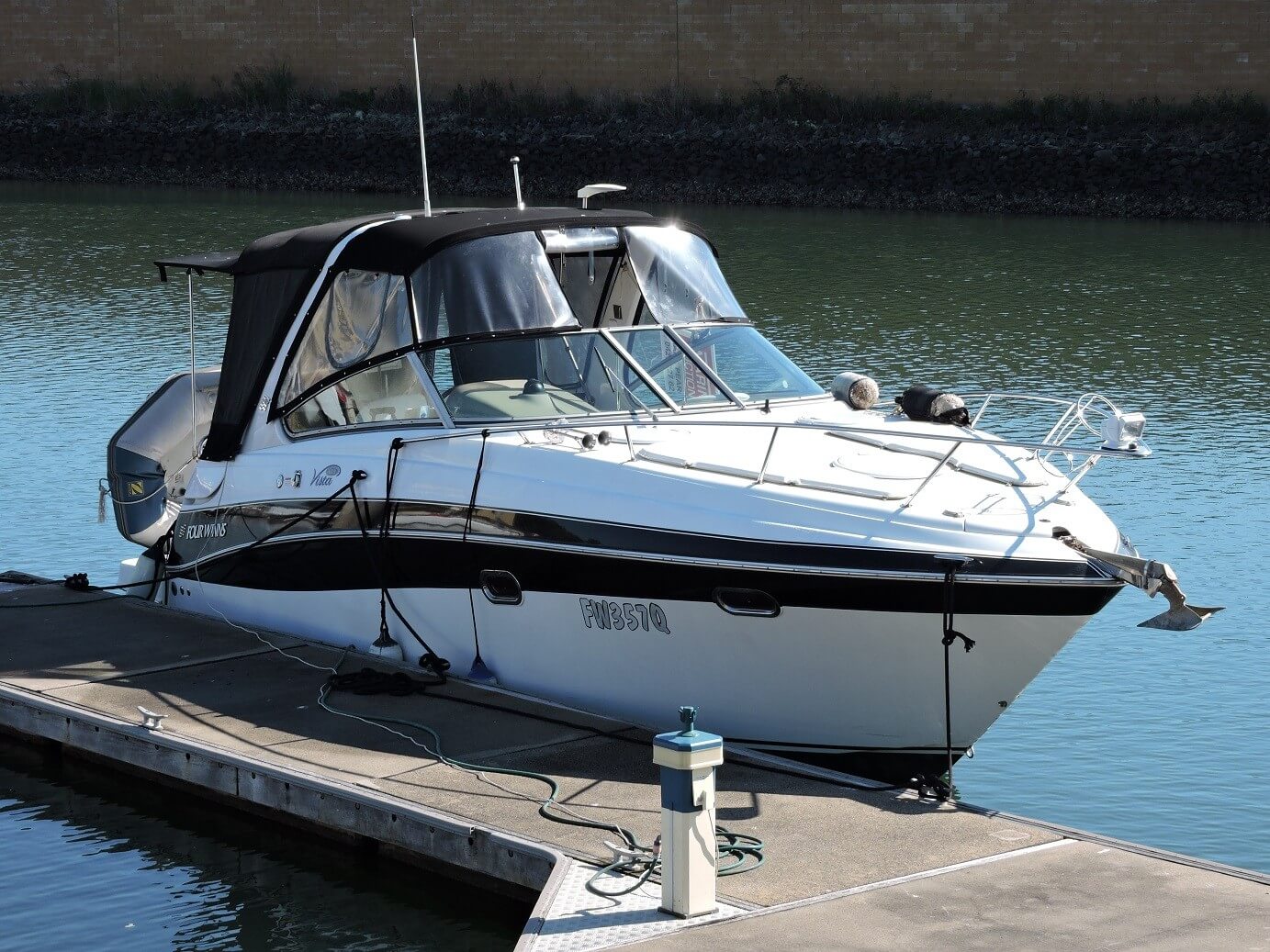 2005 Four Winns Vista 288 Sports Cruiser