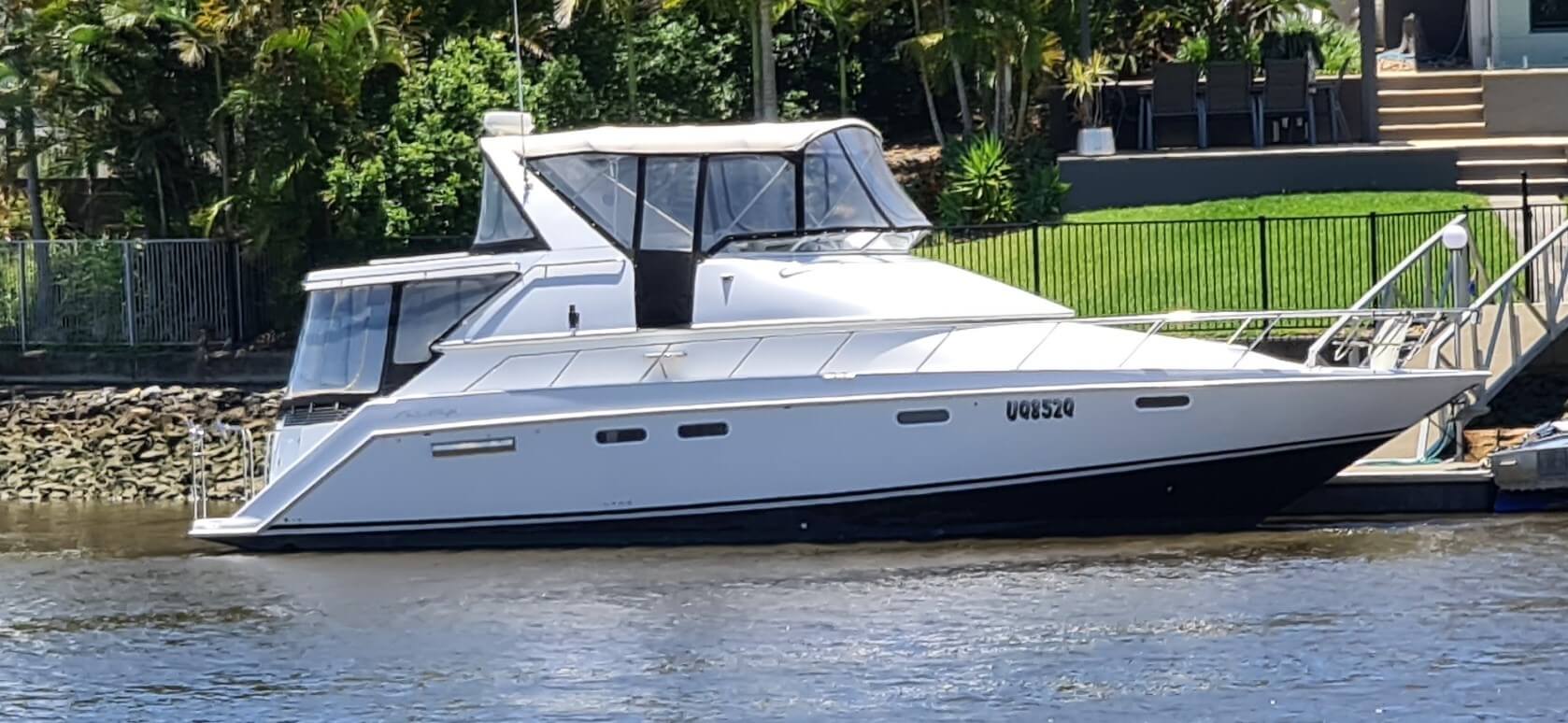 1994 Chris Craft 421 Continental Express Cruiser