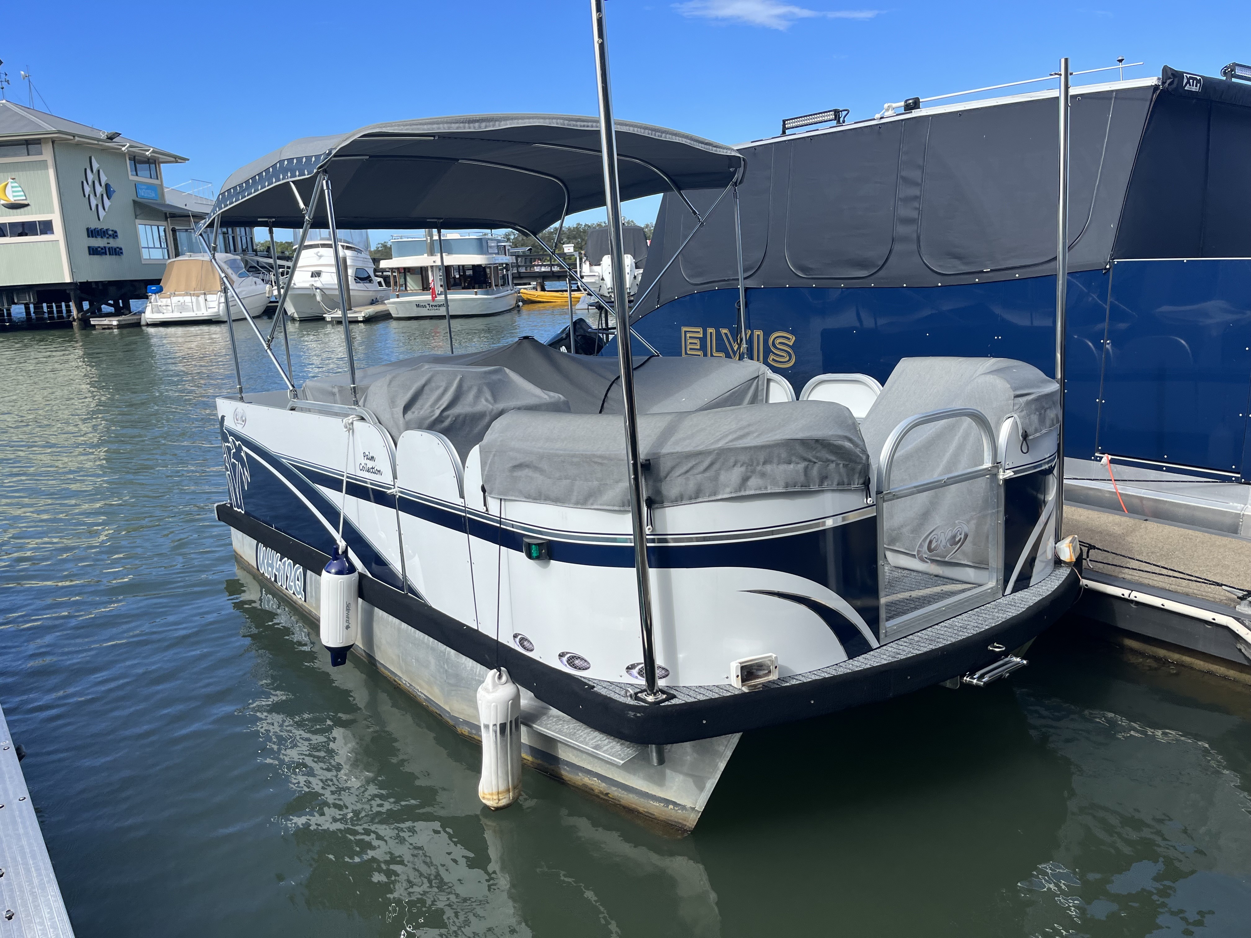 2006 18ft Voyager Pontoon Boat