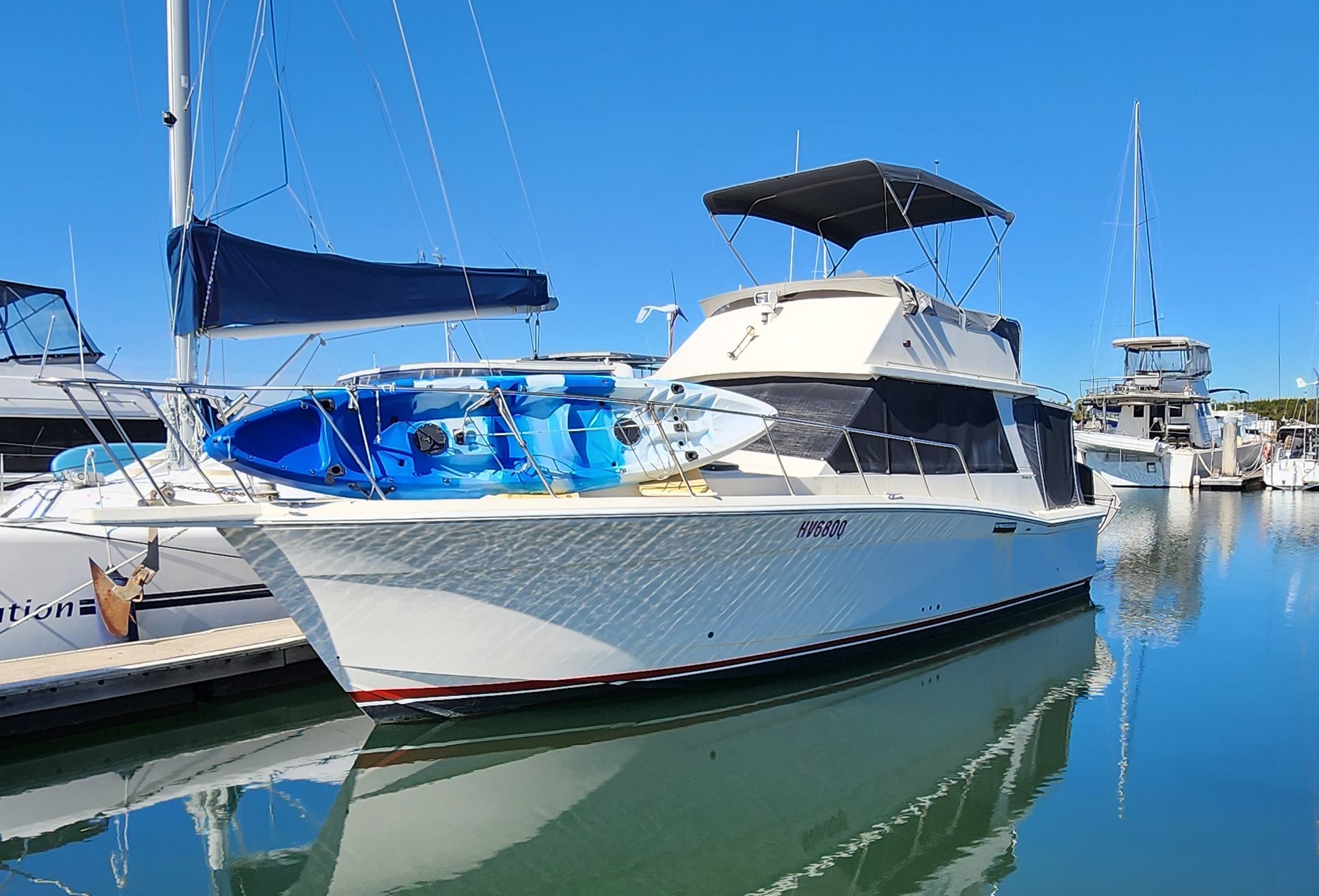 Mariner 34 Flybridge Cruiser