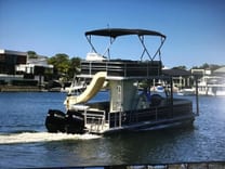 2002 Twin Level Sun Tracker 3010