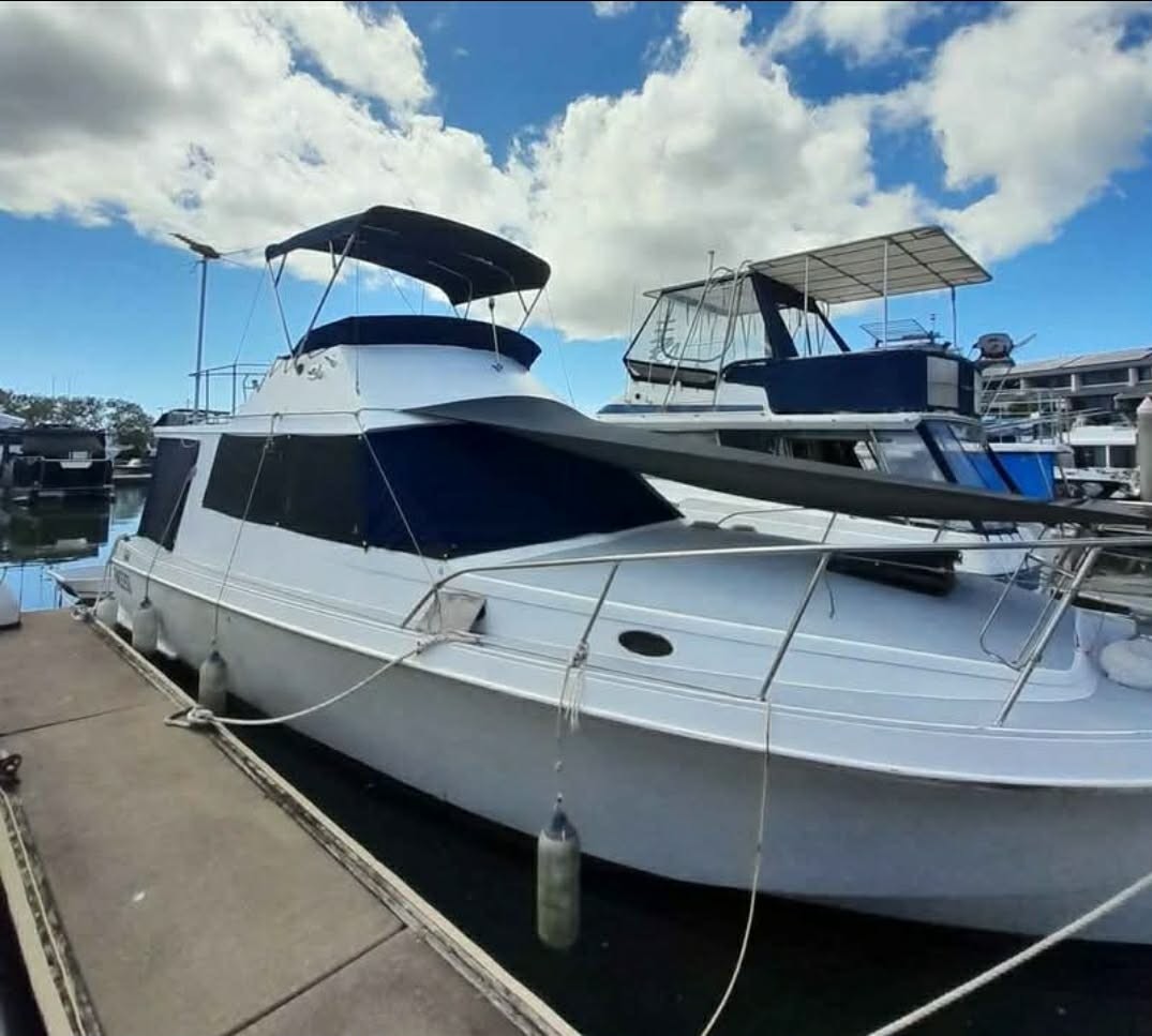 1975 Vindex 32 Flybridge