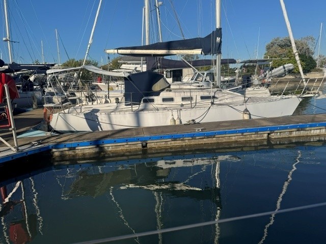 UNRESERVED - 1994 Robertson 9.45m Cruiser/Racer SV Sloop