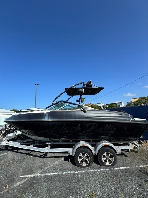UNRESERVED - Maxum Wakeboard Boat