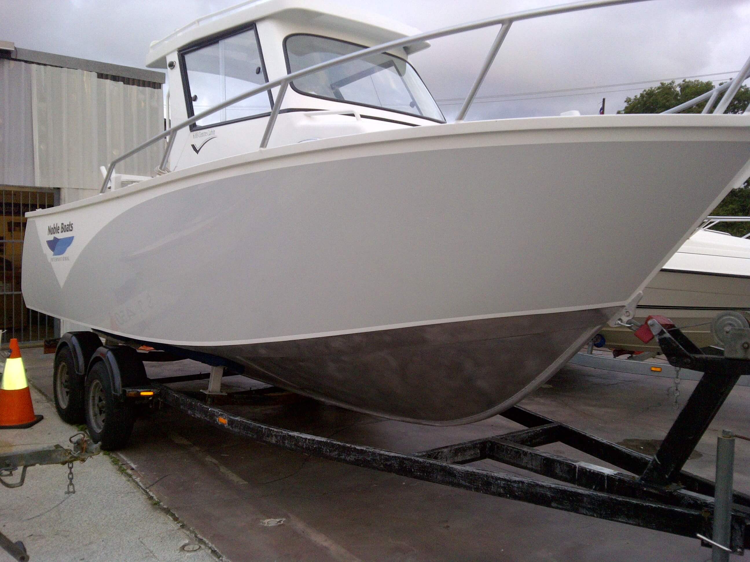 New Noble 6.85M Centre Cabin
