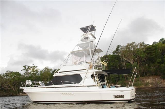 2010 Capricorn Classic 40 Flybridge Cruiser
