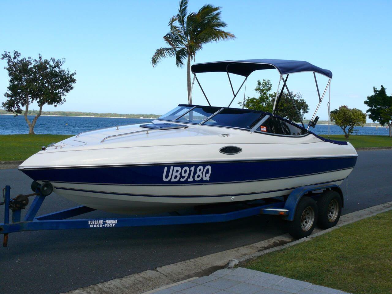1994 Stingray 210CS Cuddy Cabin