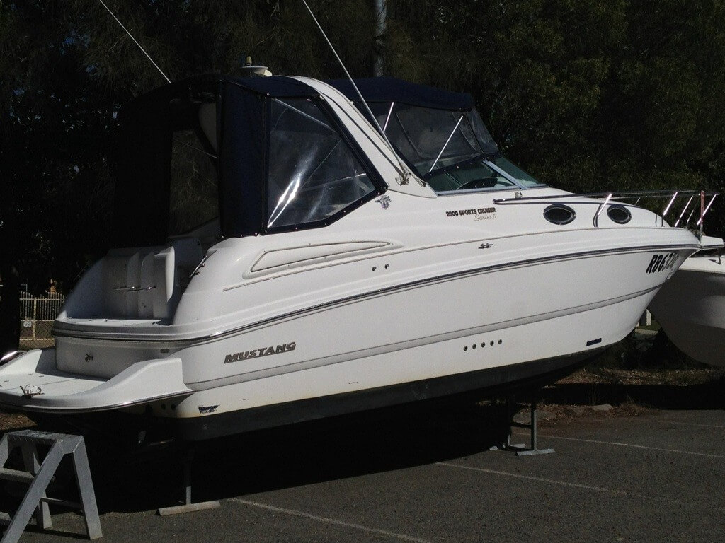 2000 Mustang 2800 Sports Cruiser