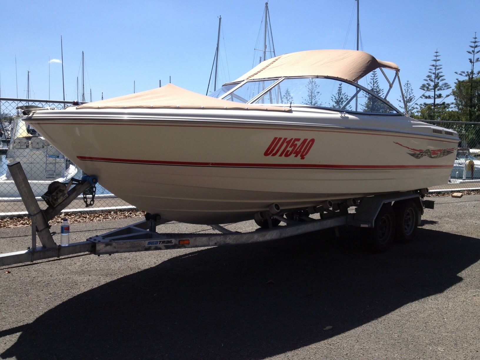 2000 Bayliner 2150 Capri