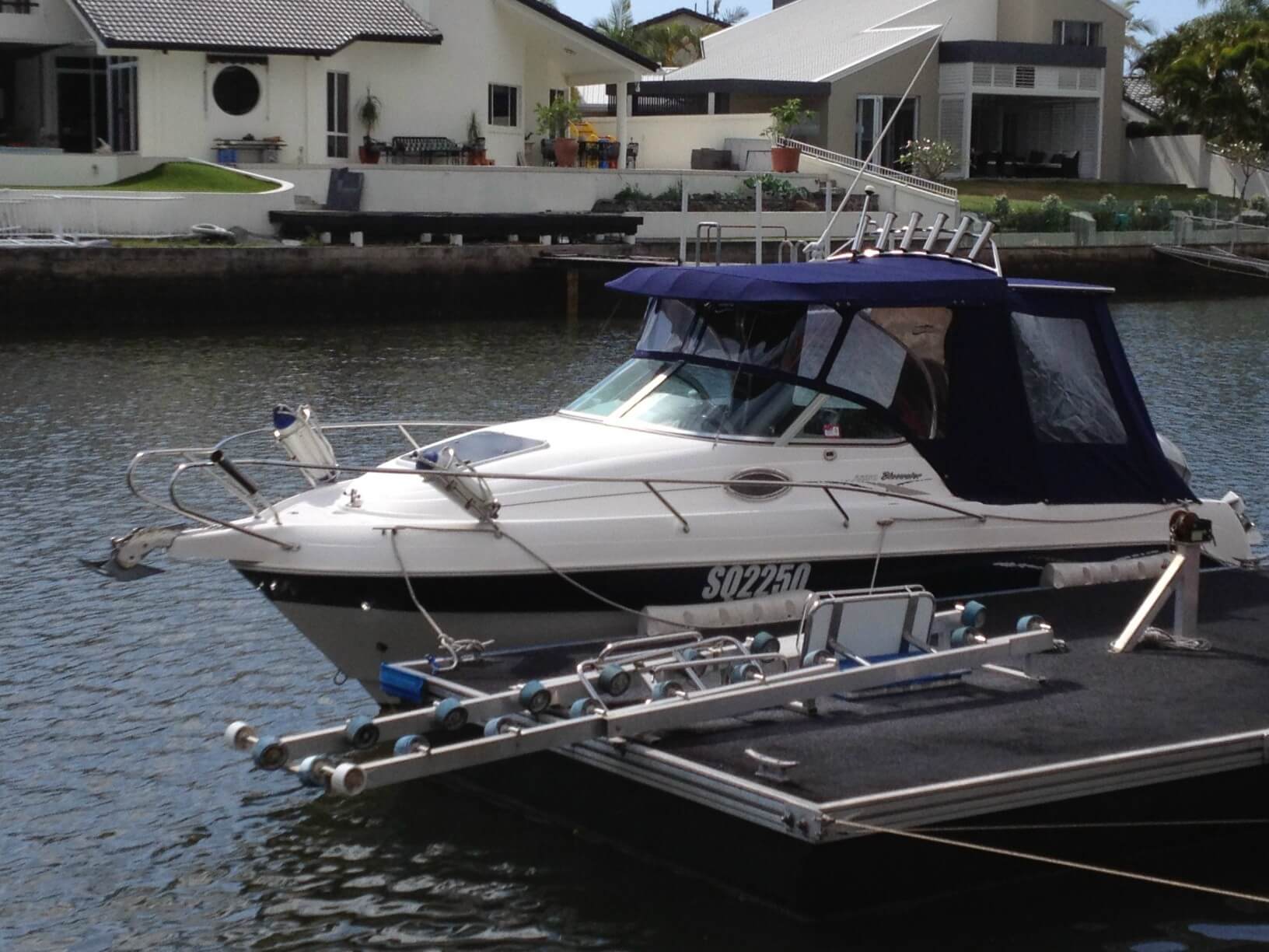 2006 Mustang 2250 Bluewater