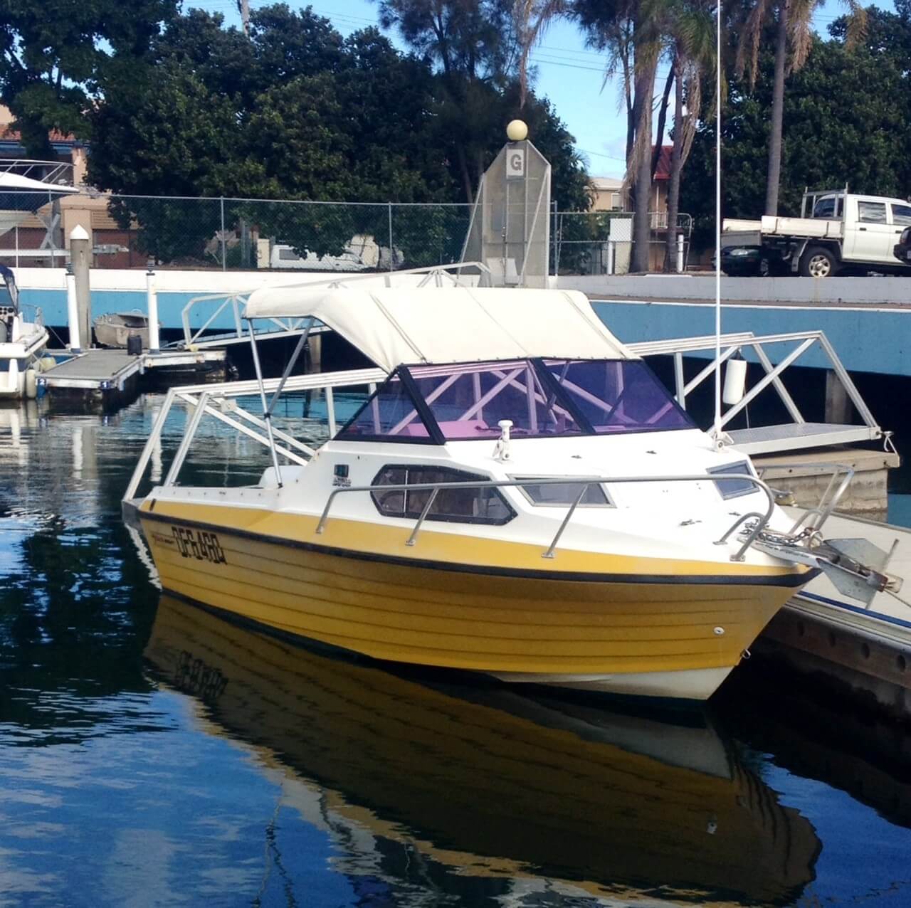 1985 Yalta Craft 189 Half Cab