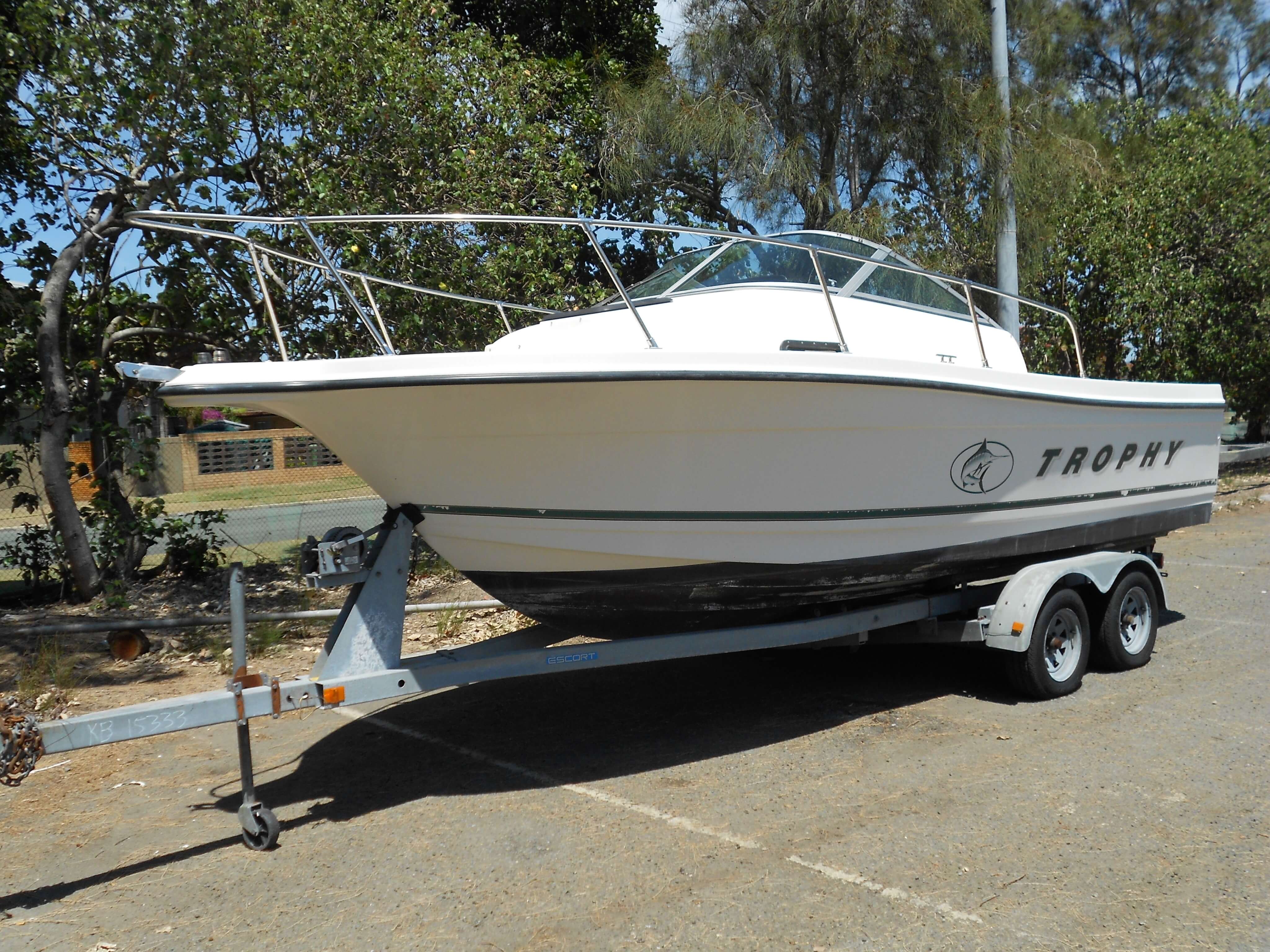 2001 Bayliner Trophy 2052