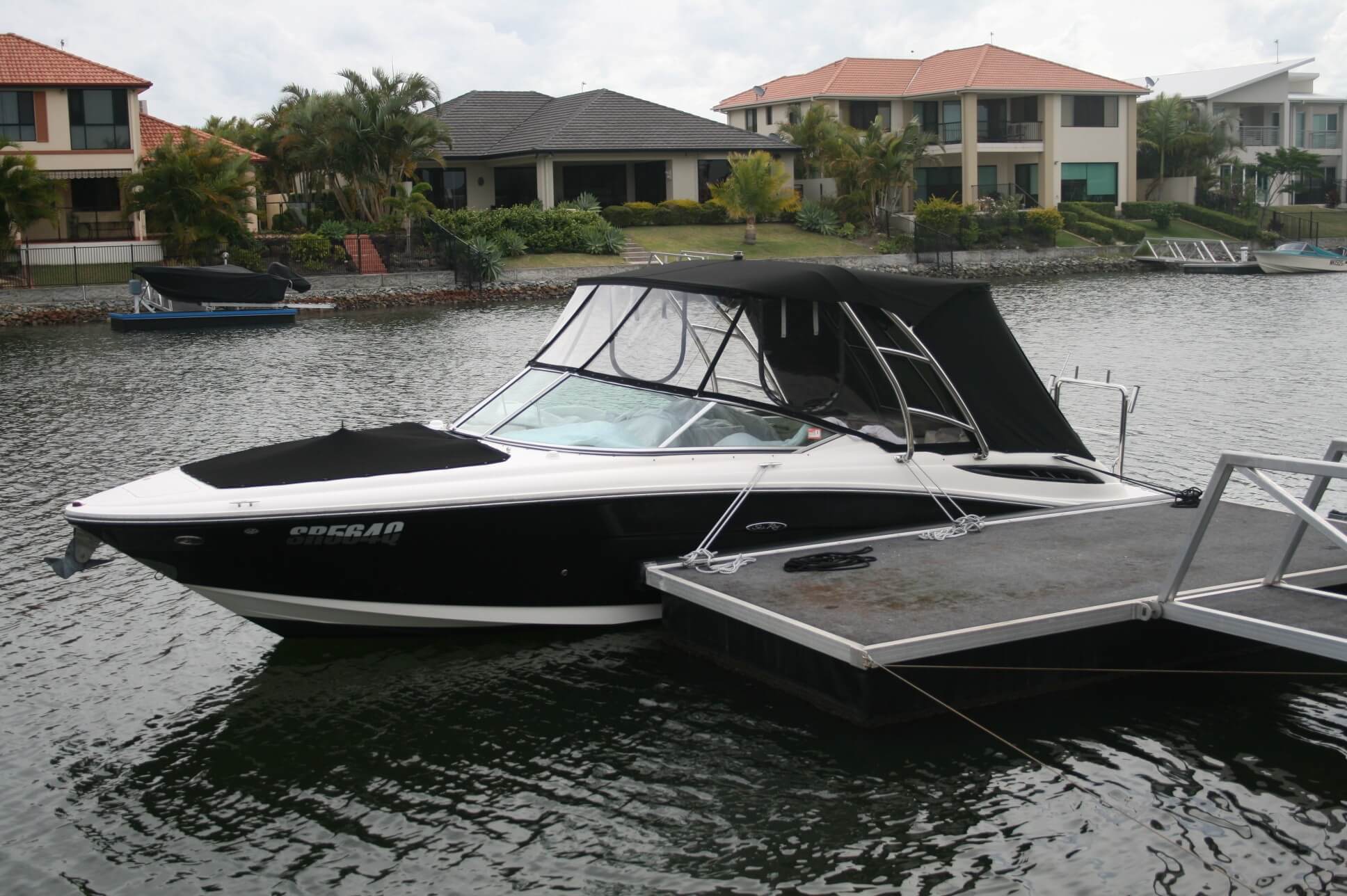 2005 Sea Ray 270SLX