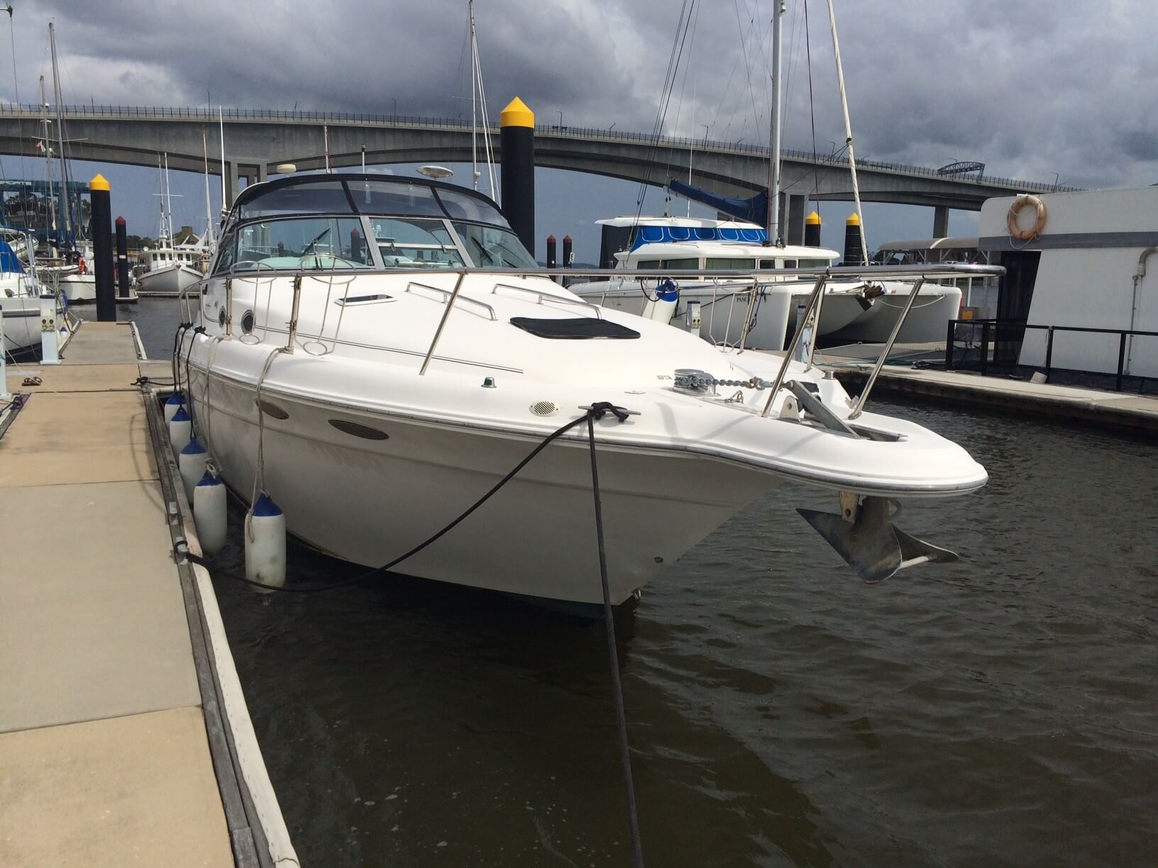 1997 Sea Ray 330 Sundancer