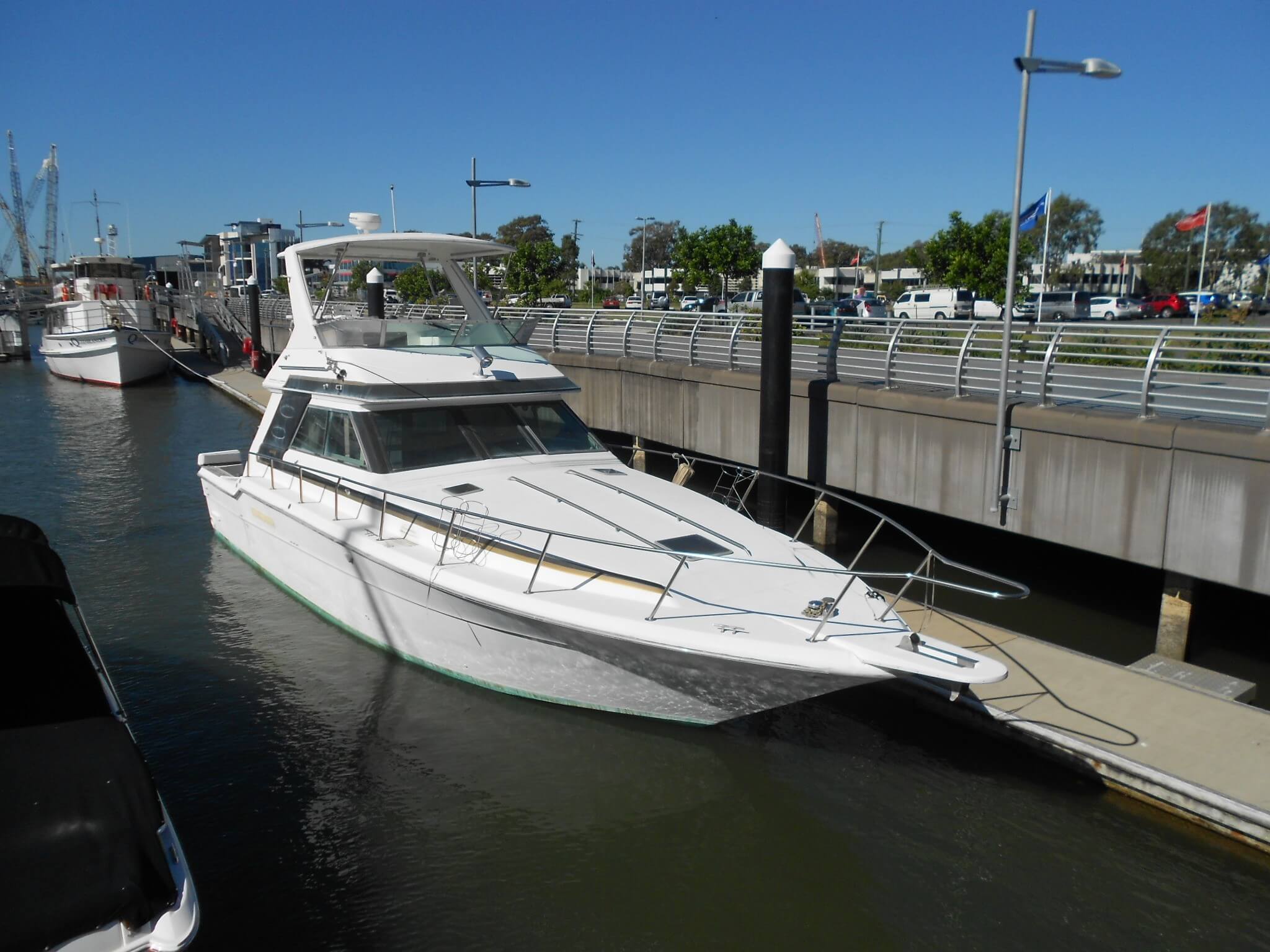 Unreserved - 1989 Sea Ray 440 Express Flybridge