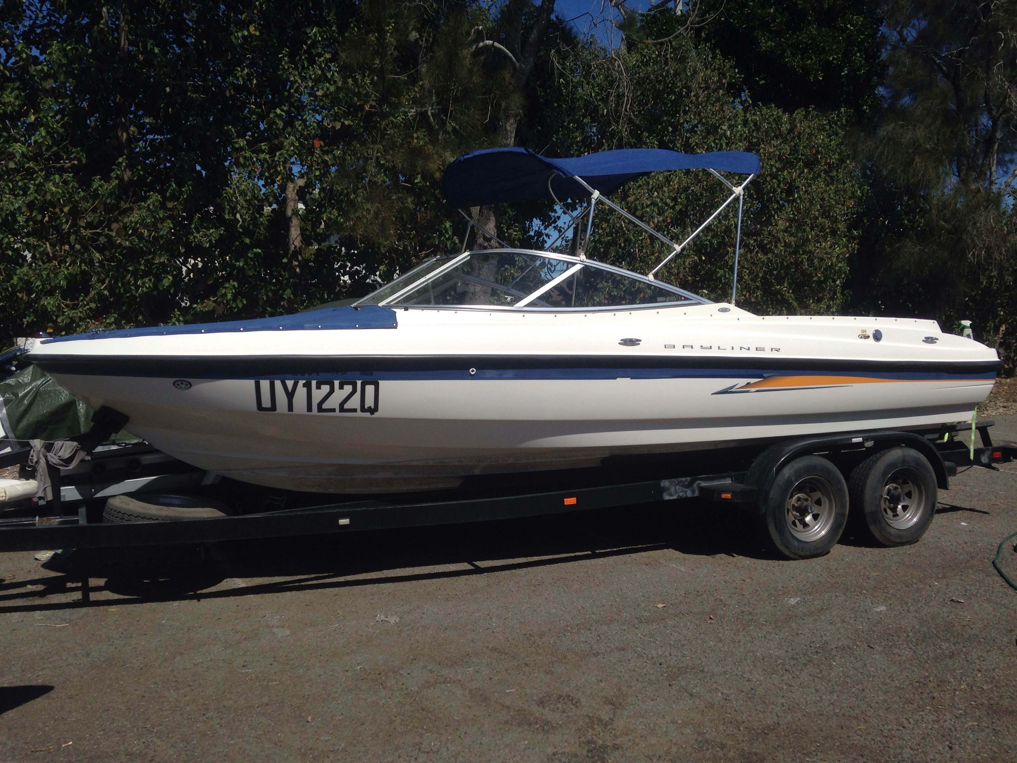 2004 Bayliner 225 Bowrider