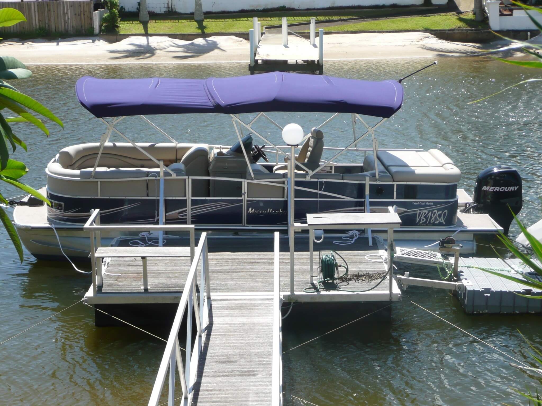 2011 Misty Harbor Signature Series Pontoon Boat